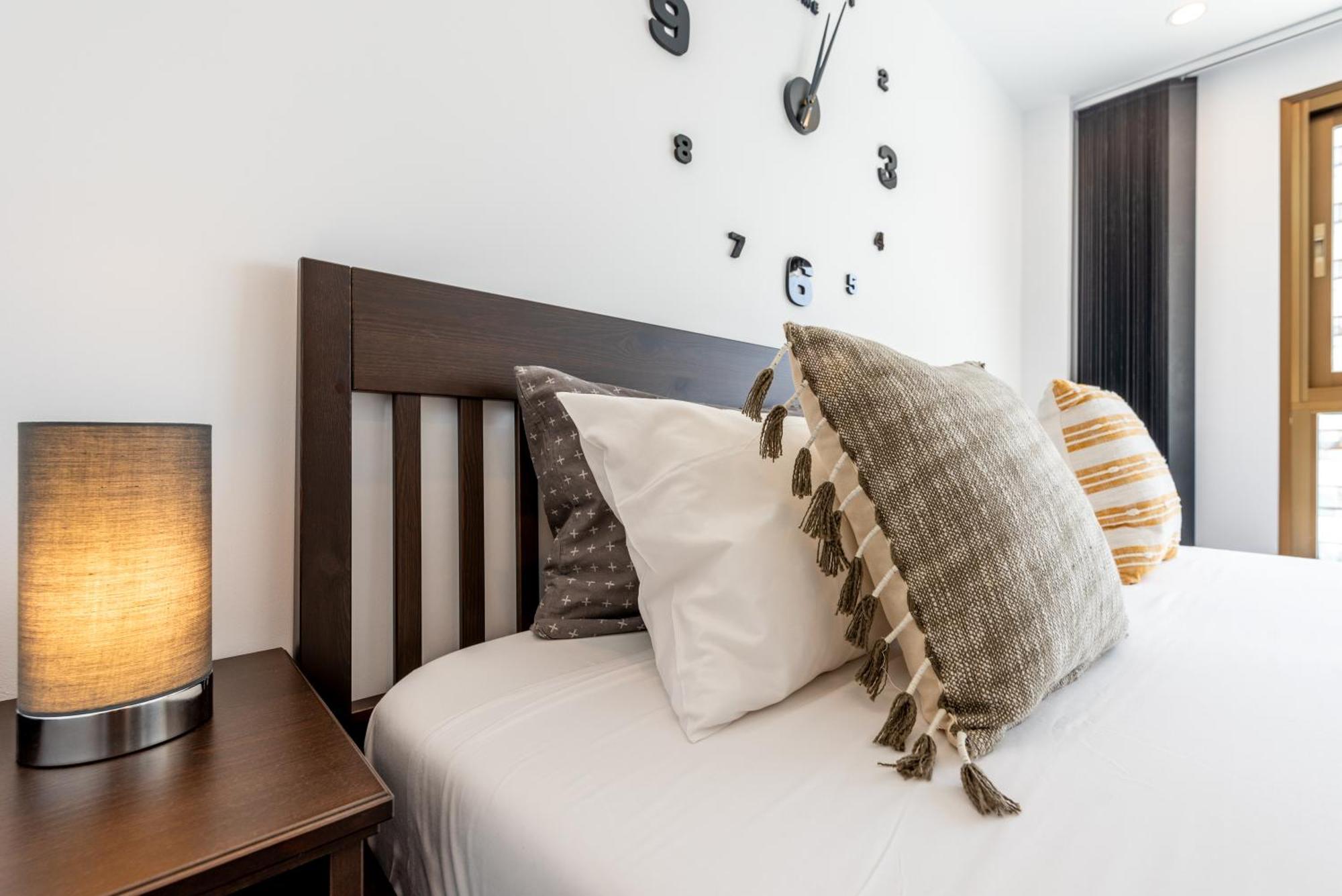 Wintowinrentals Executive Apt In Ocean House Complex 토레몰리노스 외부 사진