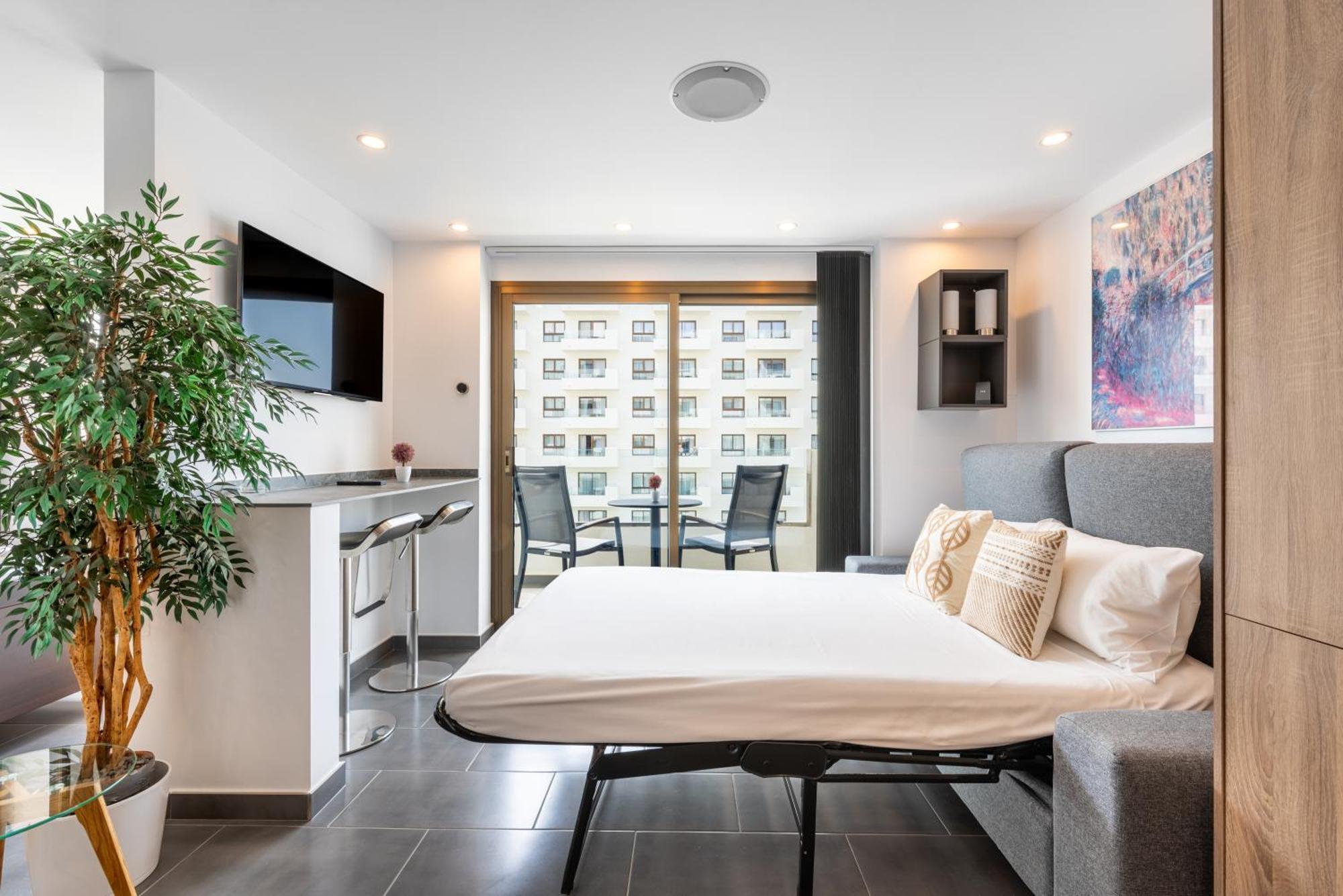 Wintowinrentals Executive Apt In Ocean House Complex 토레몰리노스 외부 사진