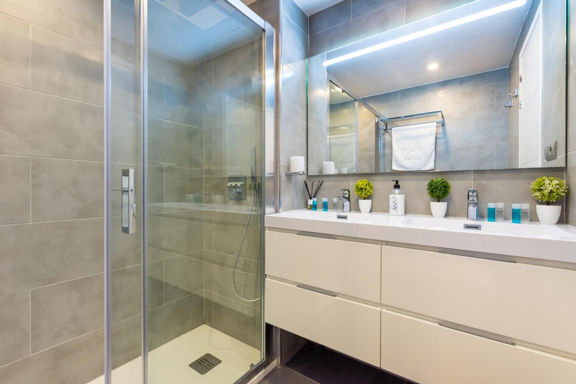 Wintowinrentals Executive Apt In Ocean House Complex 토레몰리노스 외부 사진