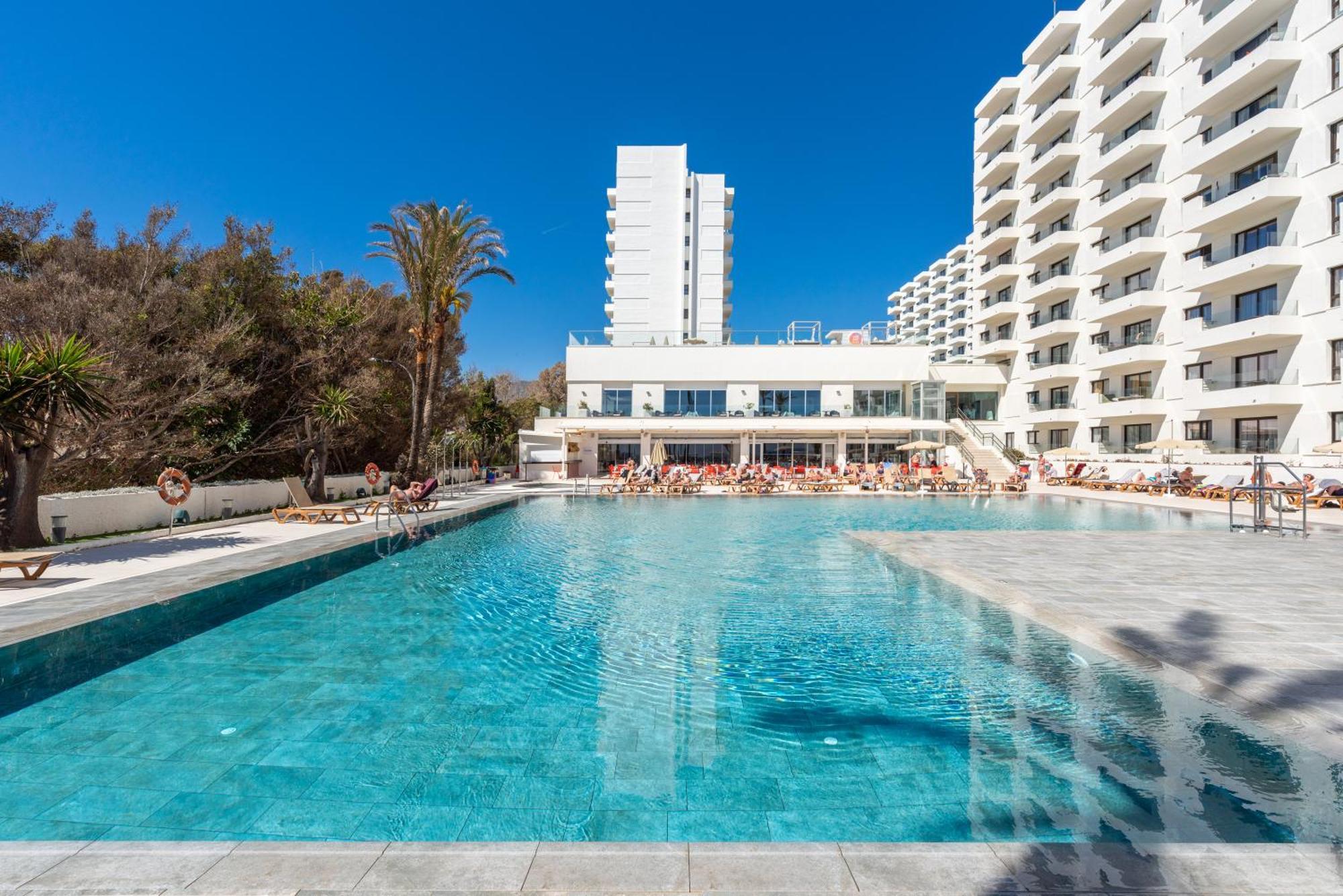 Wintowinrentals Executive Apt In Ocean House Complex 토레몰리노스 외부 사진