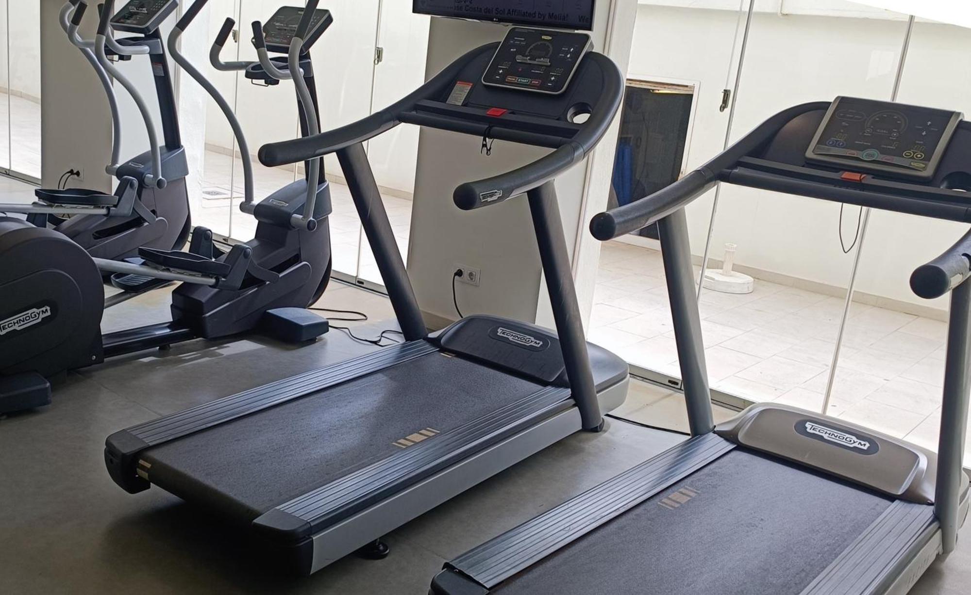 Wintowinrentals Executive Apt In Ocean House Complex 토레몰리노스 외부 사진